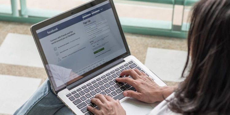 «الفيسبوك» يعلن عن مساعدة 30 ألف شركة صغيرة حول العالم