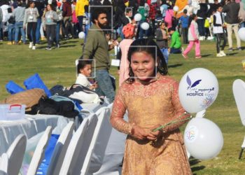 «هوسبيس» تواصل دعمها الطبي والنفسي لكبار السن  وأسرهم