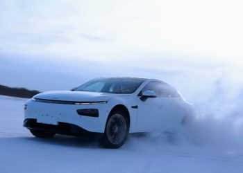 شركة «Xpeng» الناشئة تجمع 1.5 مليار دولار خلال طرح عام