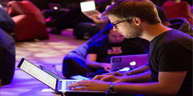 السعودية تنظم حدث عالمي يشجع الاستثمار في التقنيات الناشئة