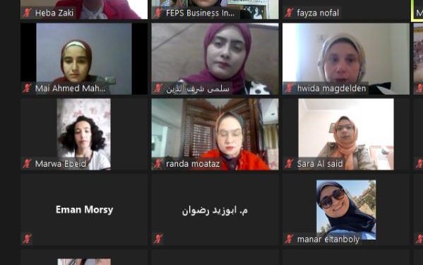 حاضنة أعمال اقتصاد وعلوم سياسية تُعلن تأهل 7 مشروعات  ضمن احتضان السيدات “هي”