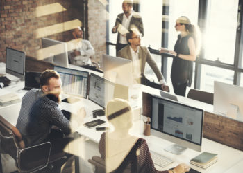 روح ريادة الأعمال تسيطر على 55% من الشباب العربي