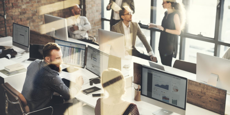 روح ريادة الأعمال تسيطر على 55% من الشباب العربي