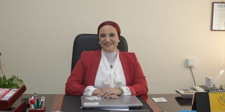 هبة مدحت زكي المدير التنفيذي لحاضنة أعمال كلية الاقتصاد والعلوم السياسية