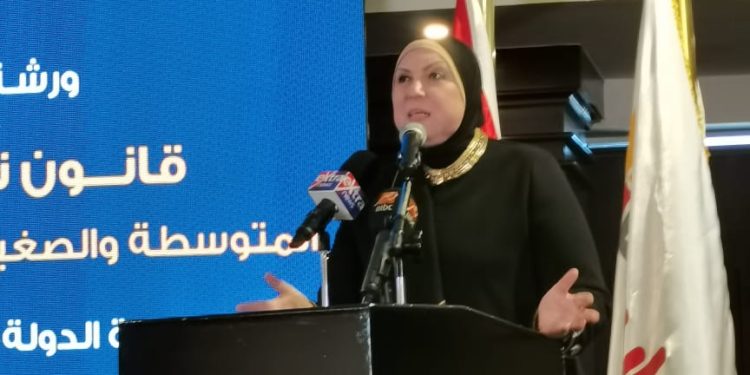 نيفين جامع وزيرة التجارة والصناعة