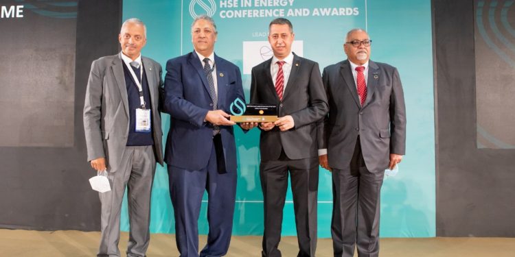 شل تفوز بجائزة التميز ببرنامجها الرائد لتطوير المدارس المجتمعية بمرسى مطروح