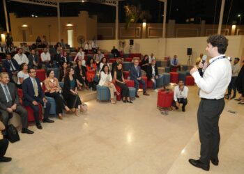 احتضان الشركات الناشئة