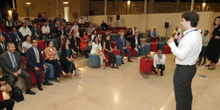 احتضان الشركات الناشئة