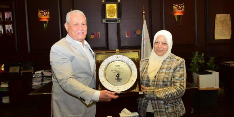 مؤسسة العربي تشارك في تجهيز 15 عروسة