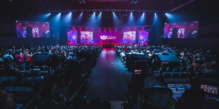 سجل الان.. مسابقتين عالميتين بجوائز تصل إلى ٢ مليون دولار في قمة “شركات ناشئة بلا حدود “