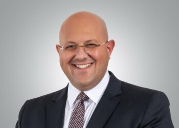 إطلاق منصة “بالباقي” لتحفيز استثمار الأموال “الفكة” في الذهب والأسهم