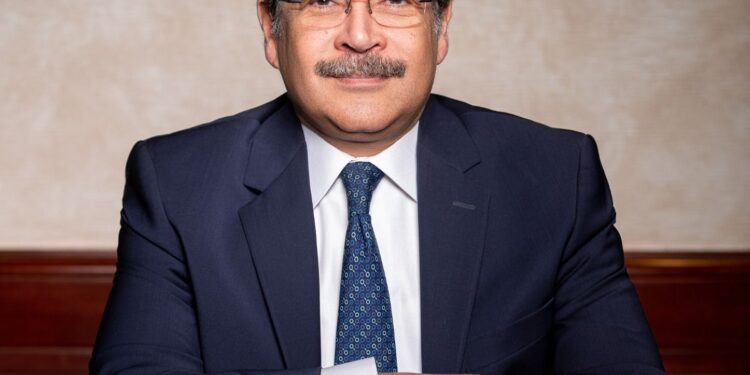 حسن غانم الرئيس التنفيذي العضو المنتدب لبنك التعمير والإسكان