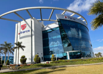 البورصة تفحص مستندات قيد زيادة رأسمال إي فاينانس إلى 1.15 مليار جنيه