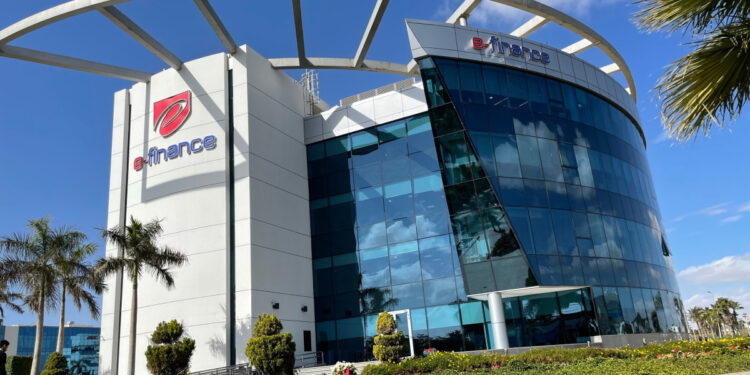 البورصة تفحص مستندات قيد زيادة رأسمال إي فاينانس إلى 1.15 مليار جنيه