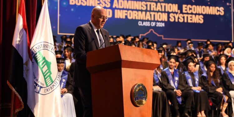 باسل رحمي: أدعو الخريجين للاستفادة من الخدمات والحوافز التي تقدمها الدولة لرواد الأعمال