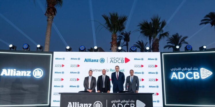 بنك أبوظبي التجاري وأليانز لتأمينات الحياة يجددان شراكتهما لمدة 5 سنوات