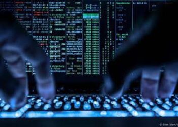 خبير أمن معلومات:  الخلل التقني الذي ضرب العالم مهزلة تكنولوجية