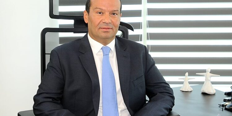 أحمد الخولي رئيس شركة إيزي ليس