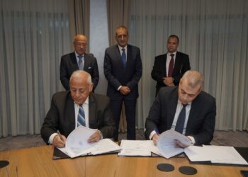 توقيع بروتوكول لتصنيع الشيكات المصرفية