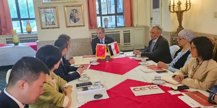 عمرو طلعت وزير الاتصالات