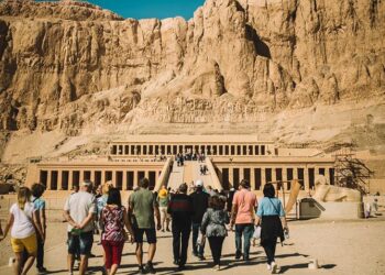 ‘إيرادات السياحة في مصر
