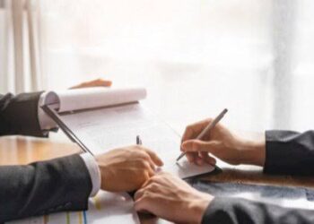 الحكومة تستعد لطرح حصص جديدة من شركات وبنوك أمام القطاع الخاص