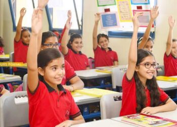 “إي فاينانس” تطلق خدمات مالية إلكترونية لطلاب المدارس.. من بينها “School Pay”