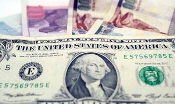 البنك الأهلي يرفع المبالغ المتاح بيعها  للمسافرين إلى 5 آلاف دولار