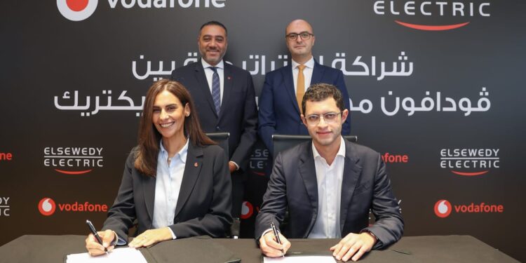 ڤودافون مصر والسويدي اليكتريك توقعان شراكة استراتيجية لتعزيز وتوطين صناعة معدات الاتصالات المتطورة في مصر