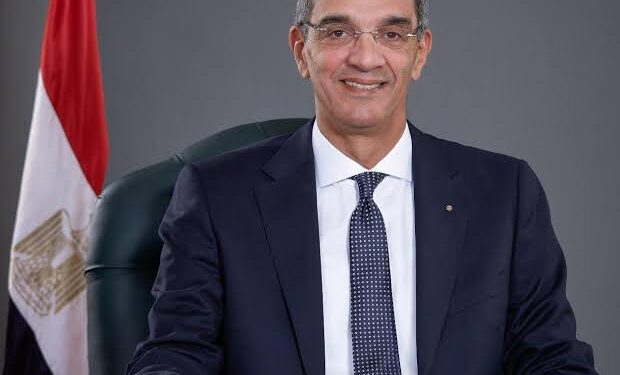 وزارة الاتصالات تقترب من إطلاق “الخزانة الرقمية” و”البريد الإلكترونى المسجل”