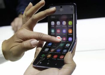 الهواتف القابلة للطي