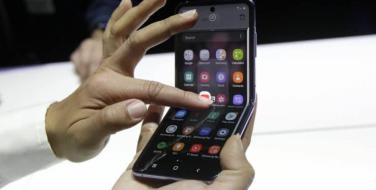 الهواتف القابلة للطي