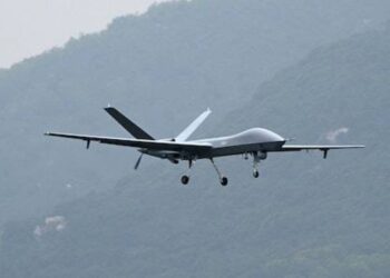 شركة ذكاء اصطناعي ناشئة تبدأ صناعة طائرات مسيرة هجومية