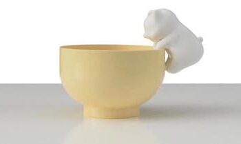 شركة يابانية ناشئة تطلق روبوت قط ينفخ الهواء لتبريد المشروبات