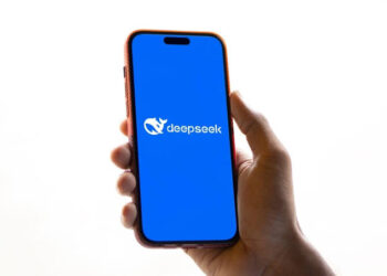 تطبيق DeepSeek للذكاء الاصطناعي