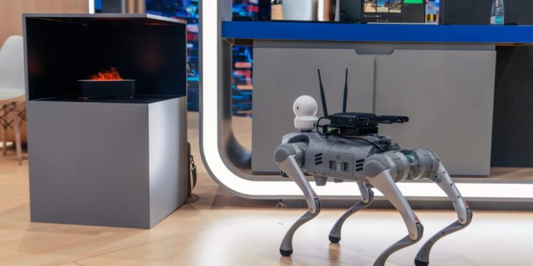 إريكسون تستعرض كلبها الروبوتي "روكي"