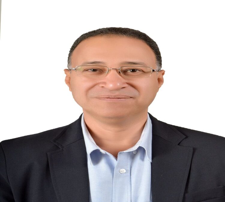 حسن رجب المتخصص في التأجير التمويلي
