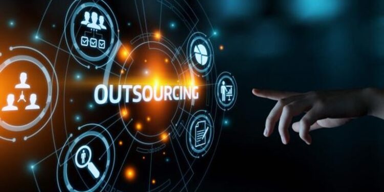 صورة تعبيرية- صناعة التعهيد