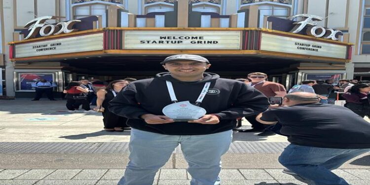 فوز طالب بهندسة المنصورة بالمركز الأول عالميًا في مسابقة تكنولوجية بأمريكا