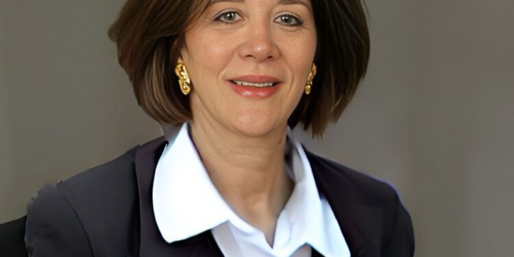 هالة صادق الرئيس التنفيذي وعضو مجلس الإدارة لبيت التمويل الكويتي