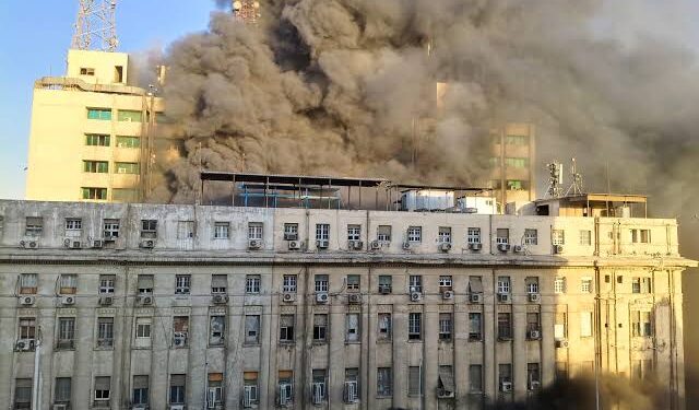 حريق في سنترال رمسيس يعطّل خدمات رقمية أساسية بالقاهرة