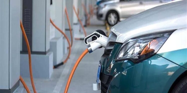 السيارات الكهربائية في مصر ما بين حلم الانتشار وواقع التحديات