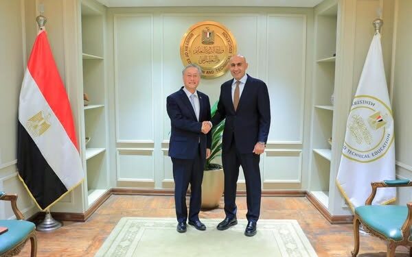 جانب من اللقاء مع السفير الكوري