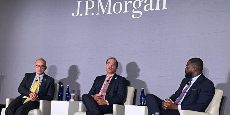 وزير المالية: استراتيجية جديدة لخفض الدين العام وإطالة آجاله في ديسمبر المقبل