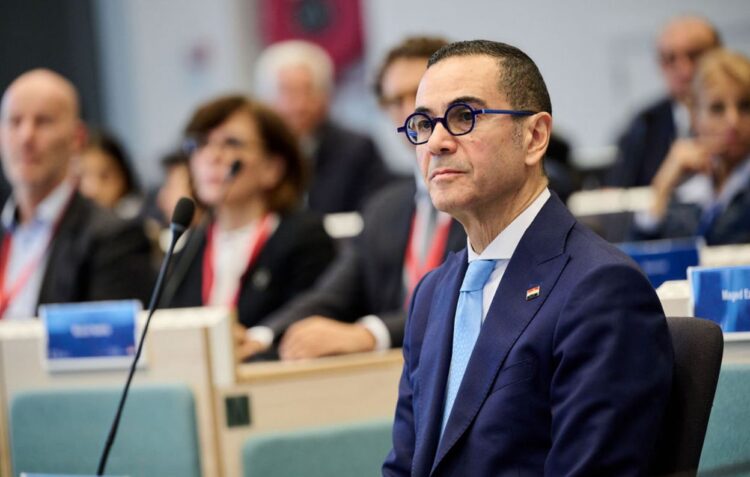 حسن الخطيب، وزير الاستثمار والتجارة الخارجية