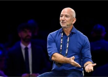 جيف بيزوس رئيس مجلس إدارة شركة أمازون