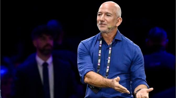 جيف بيزوس رئيس مجلس إدارة شركة أمازون