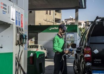 مصادر بوزارة البترول لـ«ريادي»  تنفي صدور قرارات برفع أسعار البنزين خلال ساعات