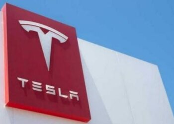 الصين تنتزع الصدارة من “تسلا” في سباق السيارات الكهربائية عالميًا