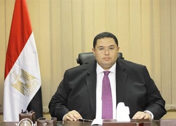    أيمن حسين: القطاع المصرفي المصري يتهيأ للانتقال إلى “السمارت بانكينج”